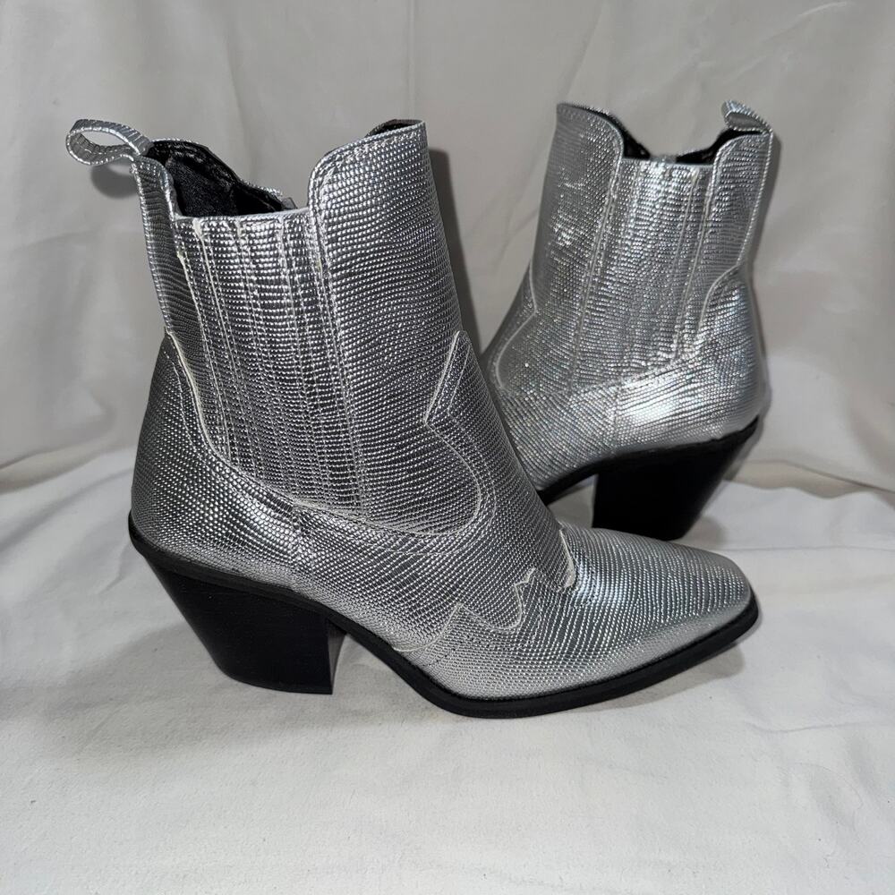 DV by Dolce Vita Brazos Western Silver Metallic Bootie Womens‎ 6.5 NEW